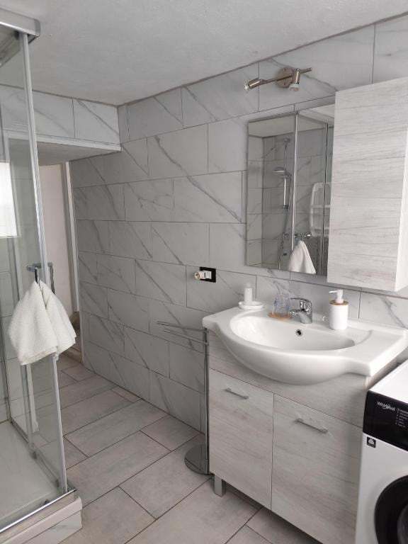 Il bagno con la doccia